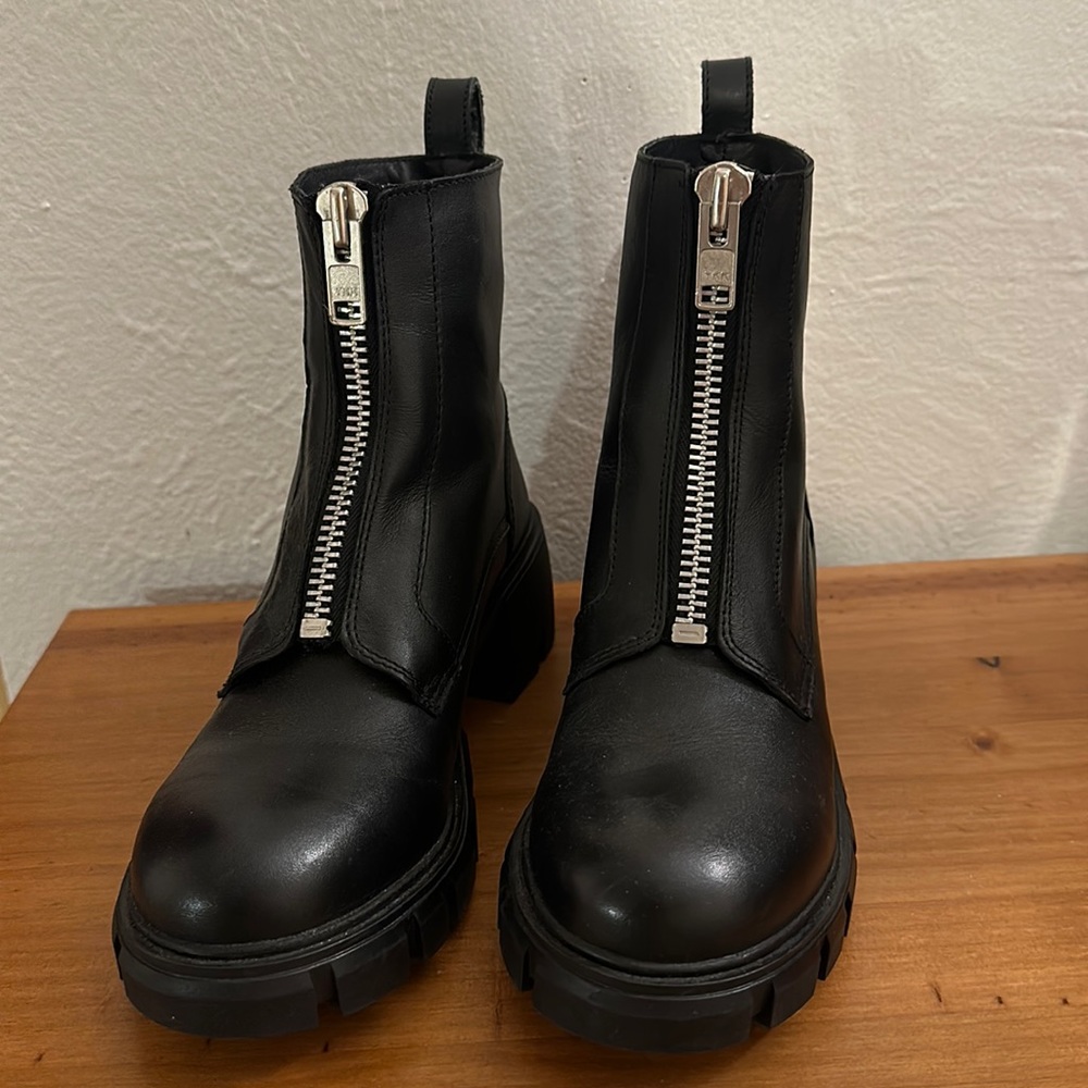 Steve Madden combat chunky boots zip up size 9